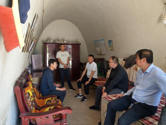 追記邱軍丨一腔熱血奉獻革命老區，燃盡生命只為華池脫貧