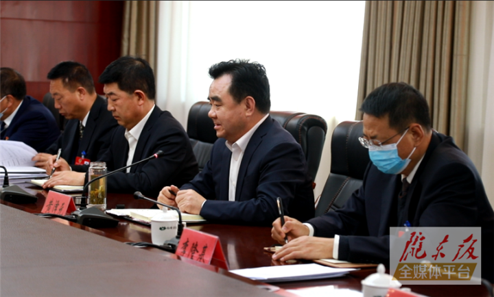 【市兩會視頻海報】黃澤元參加市政協五屆一次會議分組討論