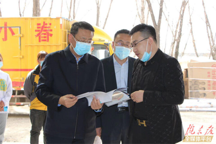 李隆基在包抓服務企業張小春物流公司調研