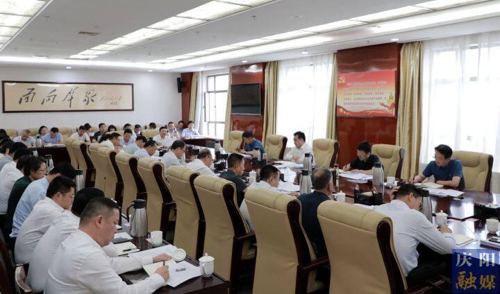 黃澤元在與招商引資項目落地服務工作人員座談時強調 明確工作責任 簡化辦事流程 提高服務質效 促進更多招商引資項目更快落地建設