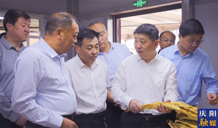 周繼軍在正寧縣調研重點項目建設等工作時強調 強龍頭 延鏈條 聚集群 以工業升級引領縣域經濟高質量發展