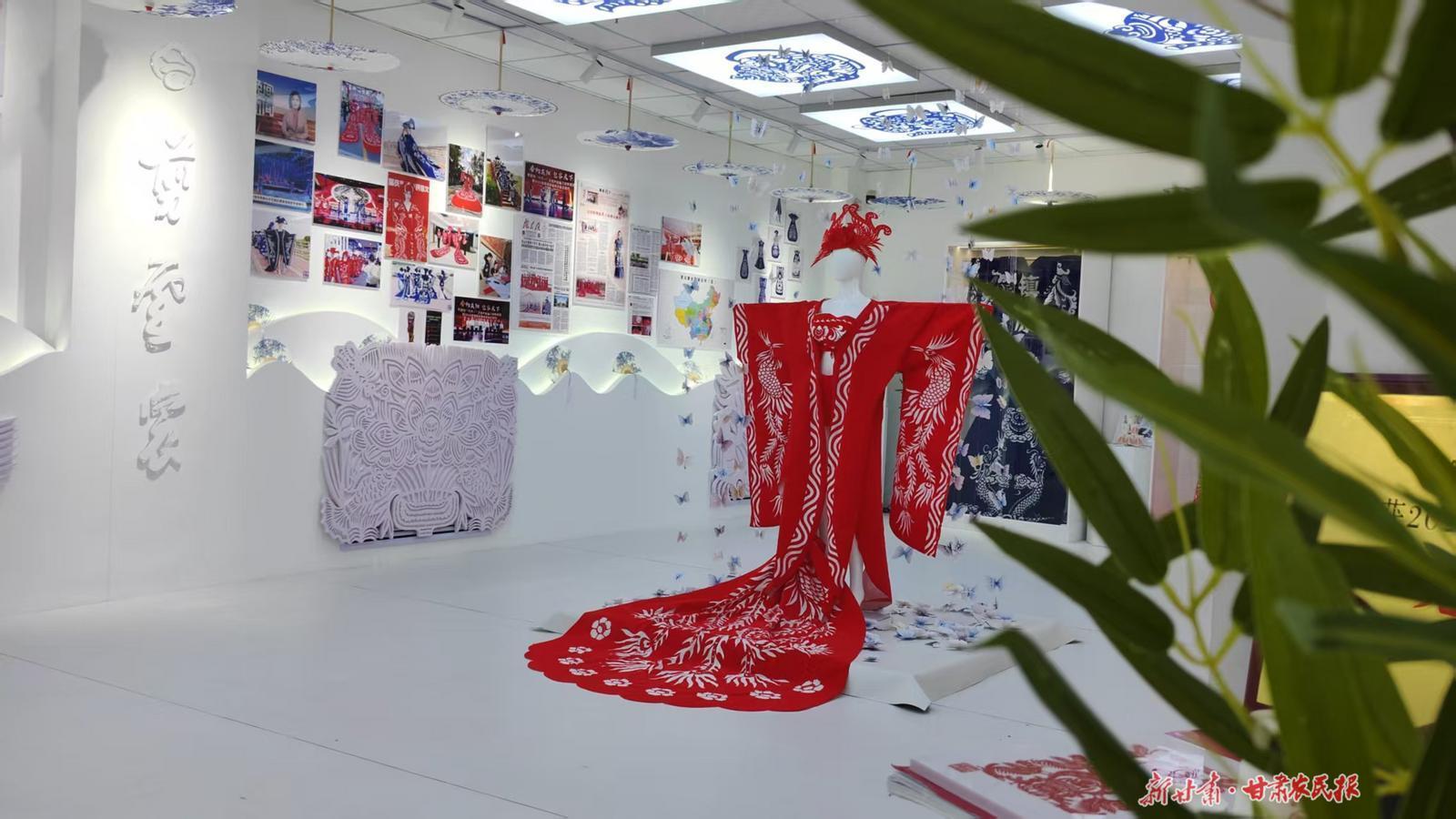 千年剪紙躍華服——慶陽非遺的“剪云裳”驚艷出圈