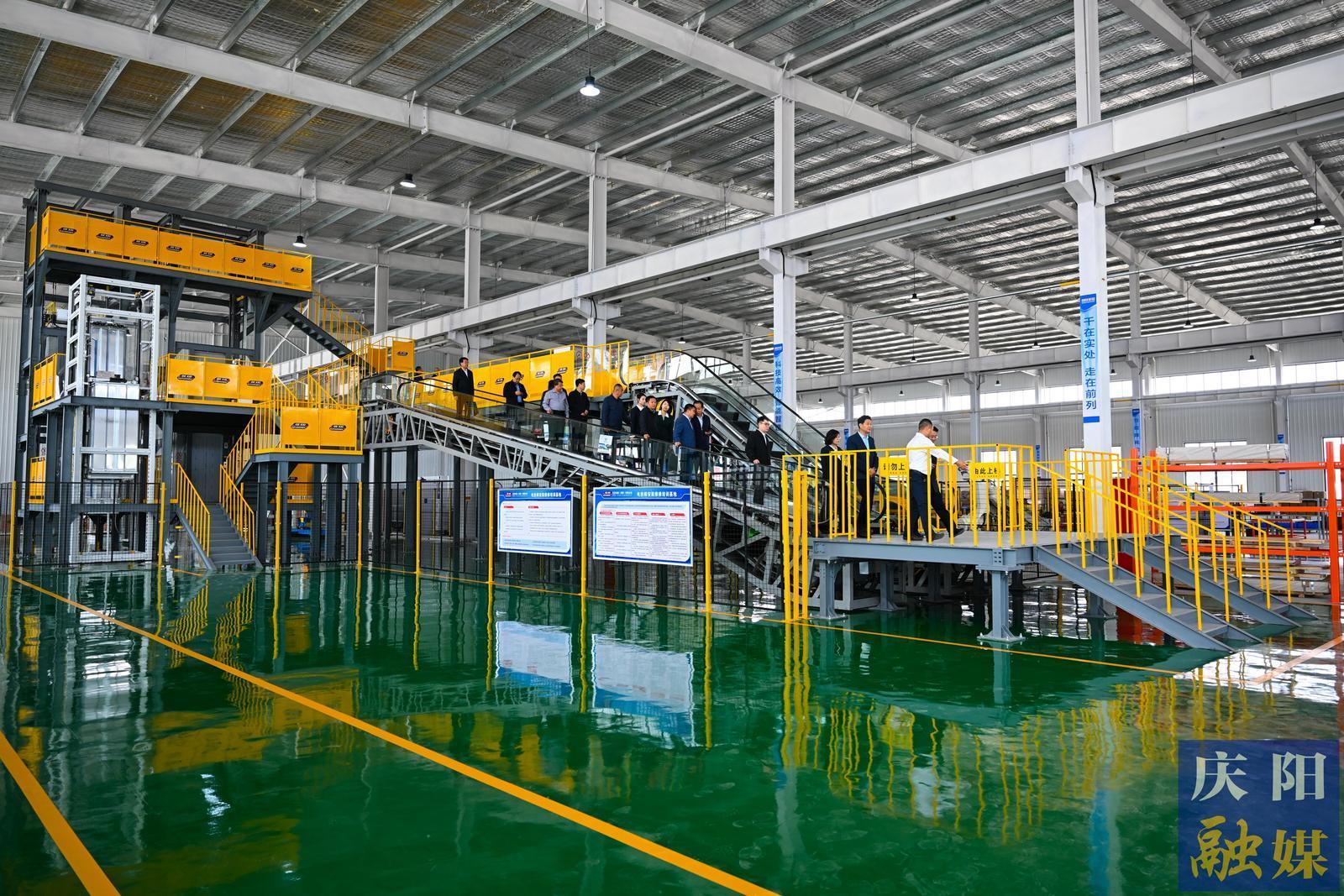 【攝影報道】慶陽超芯電線電纜與戈爾電梯產品下線發運暨推介對接活動舉行