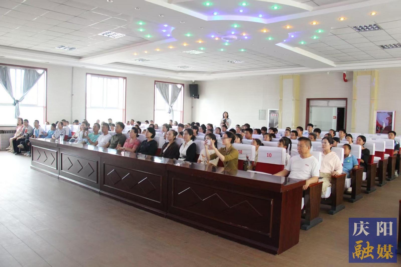 【點亮美好教育】以藝術之名叩響心靈之窗——慶陽市藝潤教師藝術團開展“藝路同行 愛潤特教”公益送教活動