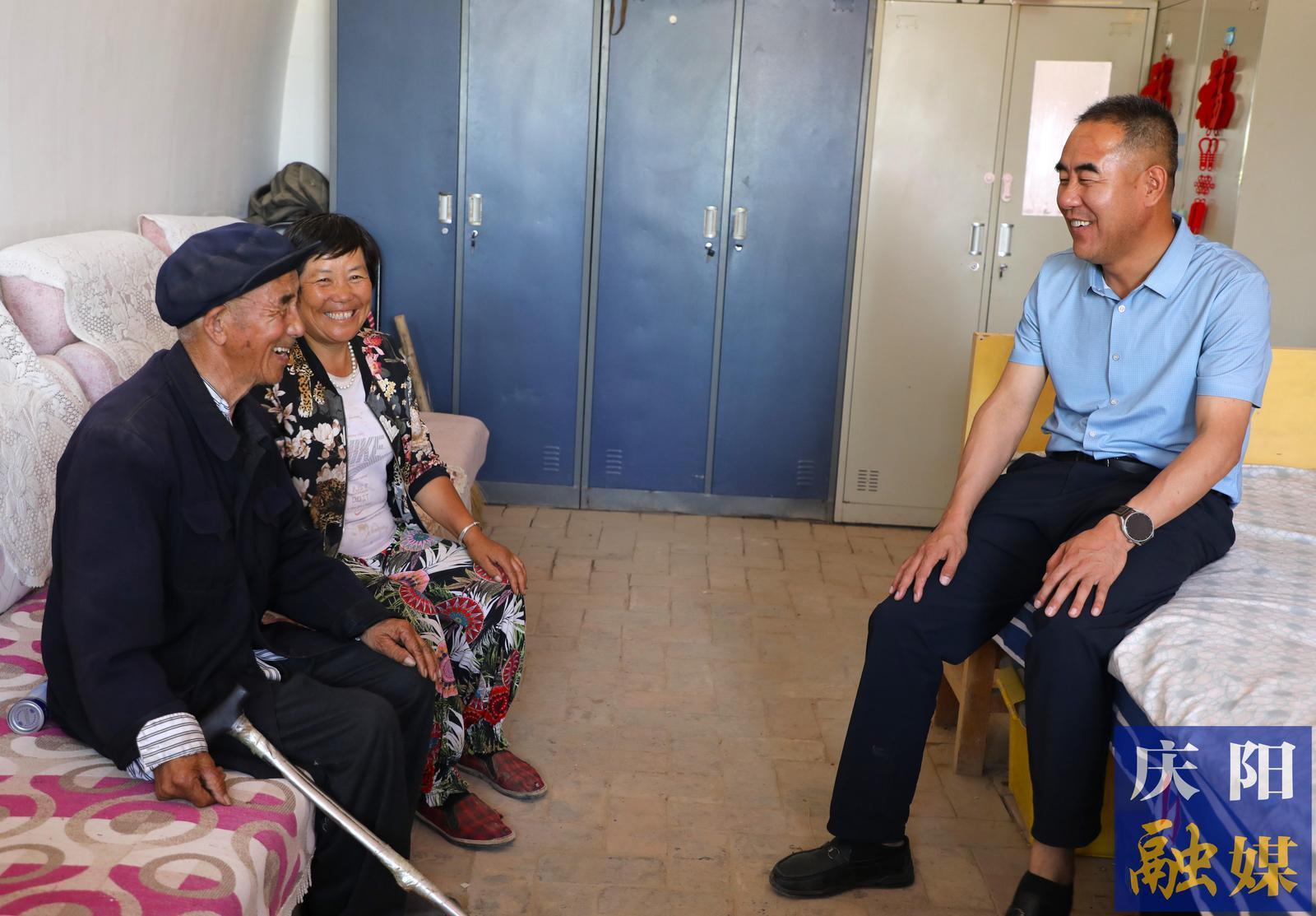 【新擔當 新作為 政協委員在行動】仁心守護口腔健康  擔當助力家鄉發展——記慶陽市政協委員梁俊儉