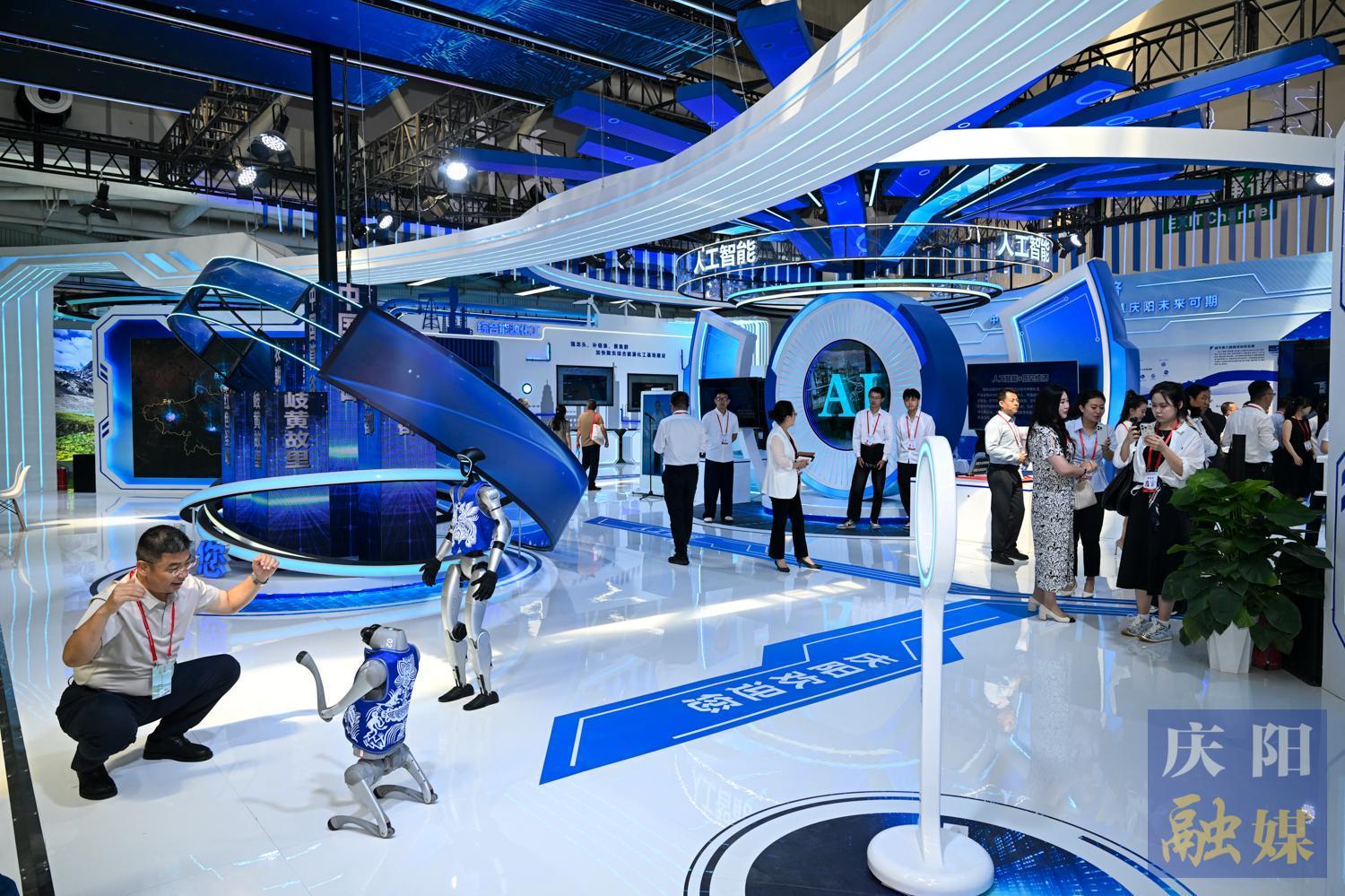 【攝影報(bào)道】第三十一屆蘭洽會(huì)：14市州亮“家底”，非遺文創(chuàng)煥新姿