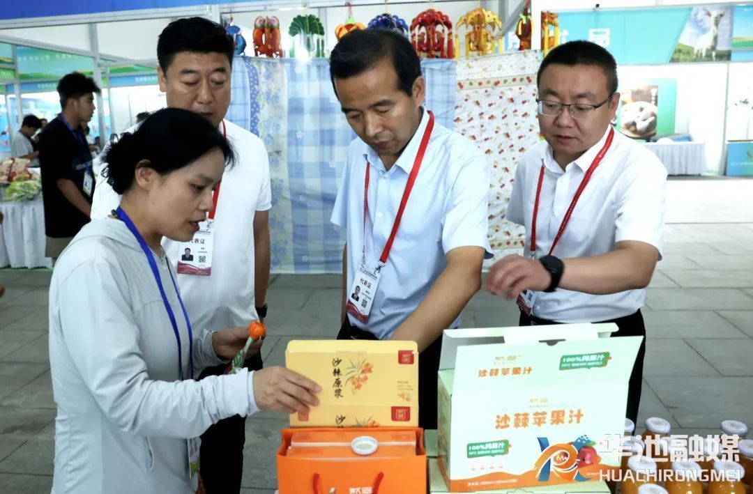 魏凱選實(shí)地檢查第三十一屆蘭洽會華池展館布展工作 確保展會成果豐碩