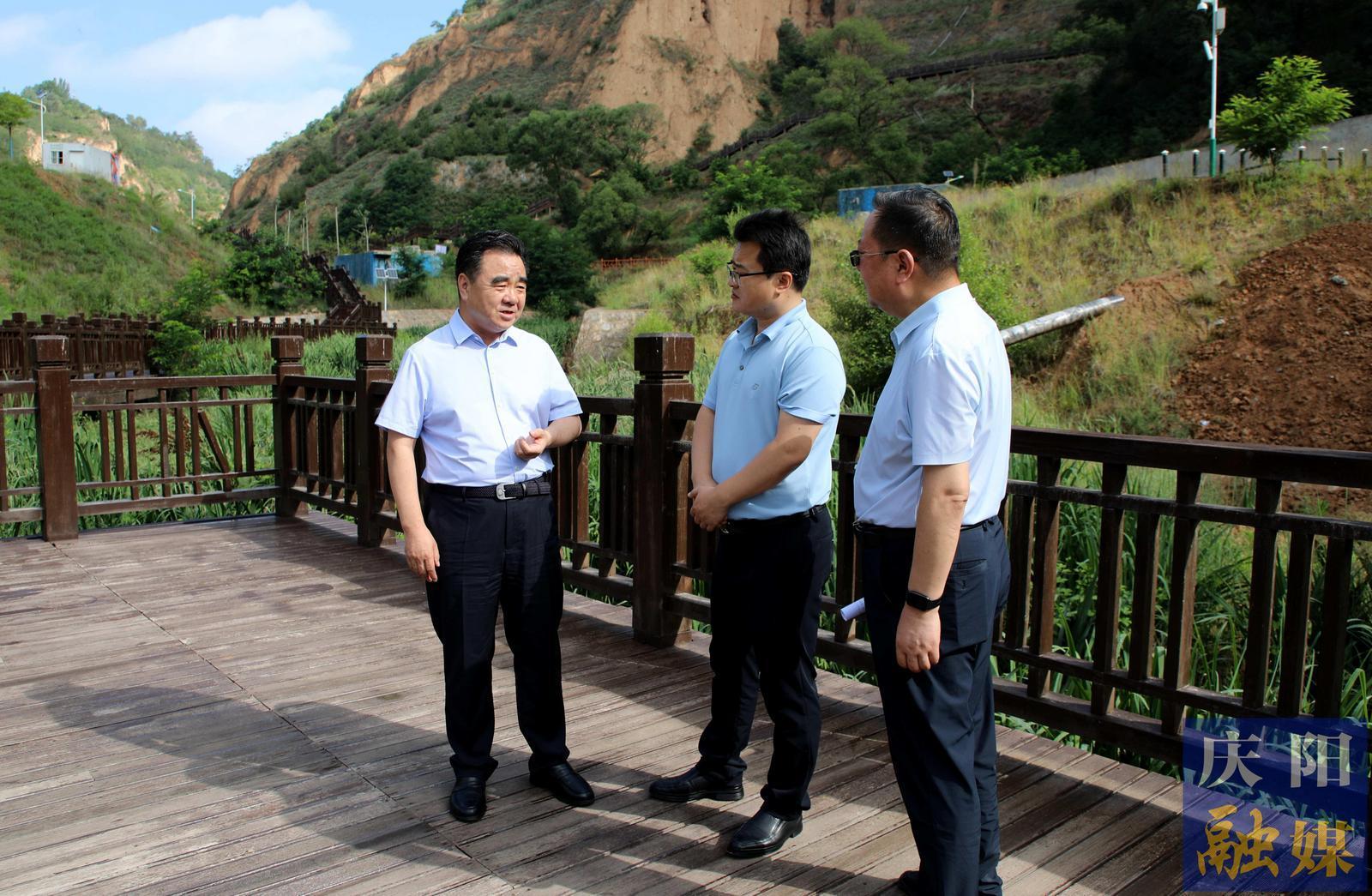 黃澤元在西峰慶城調(diào)研防汛減災(zāi)工作時強(qiáng)調(diào) 全面提升防災(zāi)減災(zāi)救災(zāi)能力水平 切實保障人民群眾生命財產(chǎn)安全