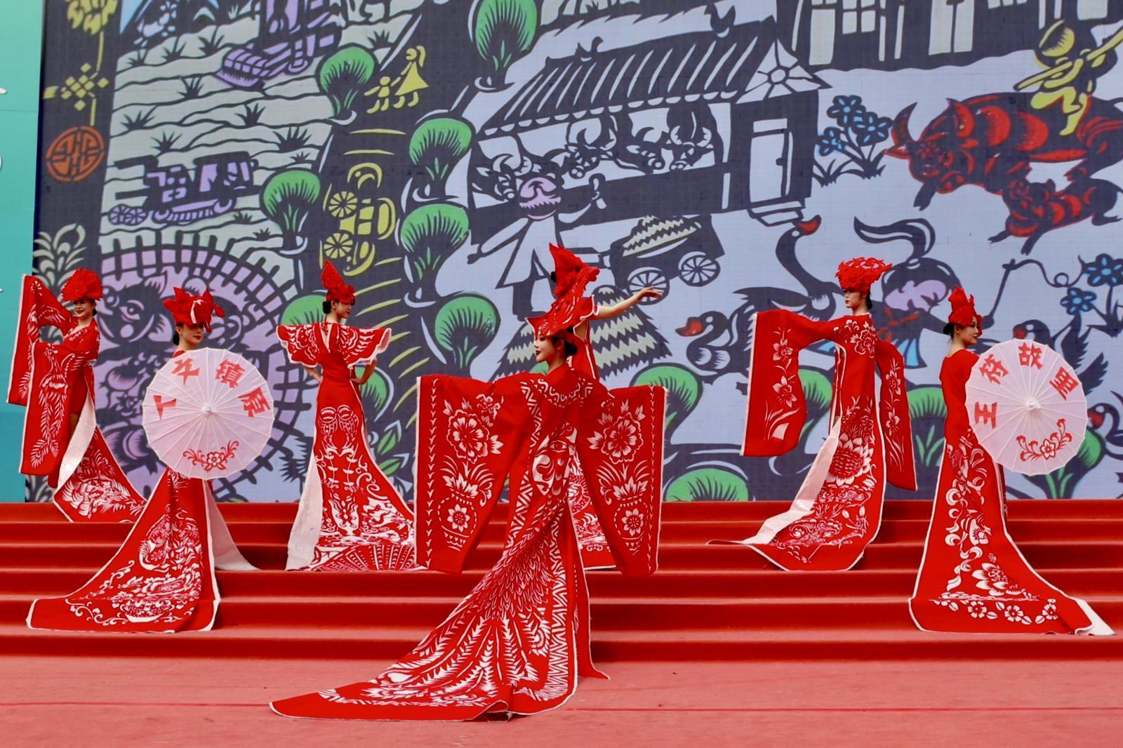 【鑄牢中華民族共同體意識】 常燕：千年剪紙藝術助力民族團結進步