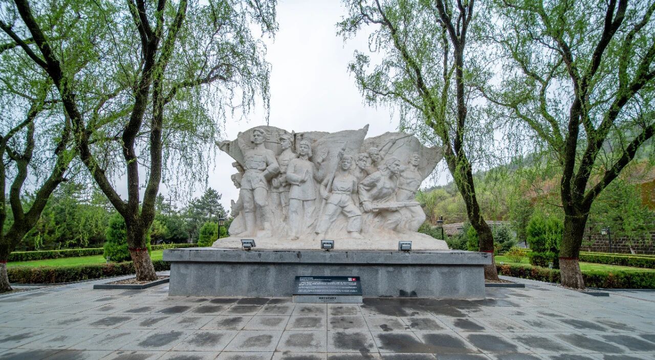 弘揚南梁精神丨陜甘邊革命斗爭群雕