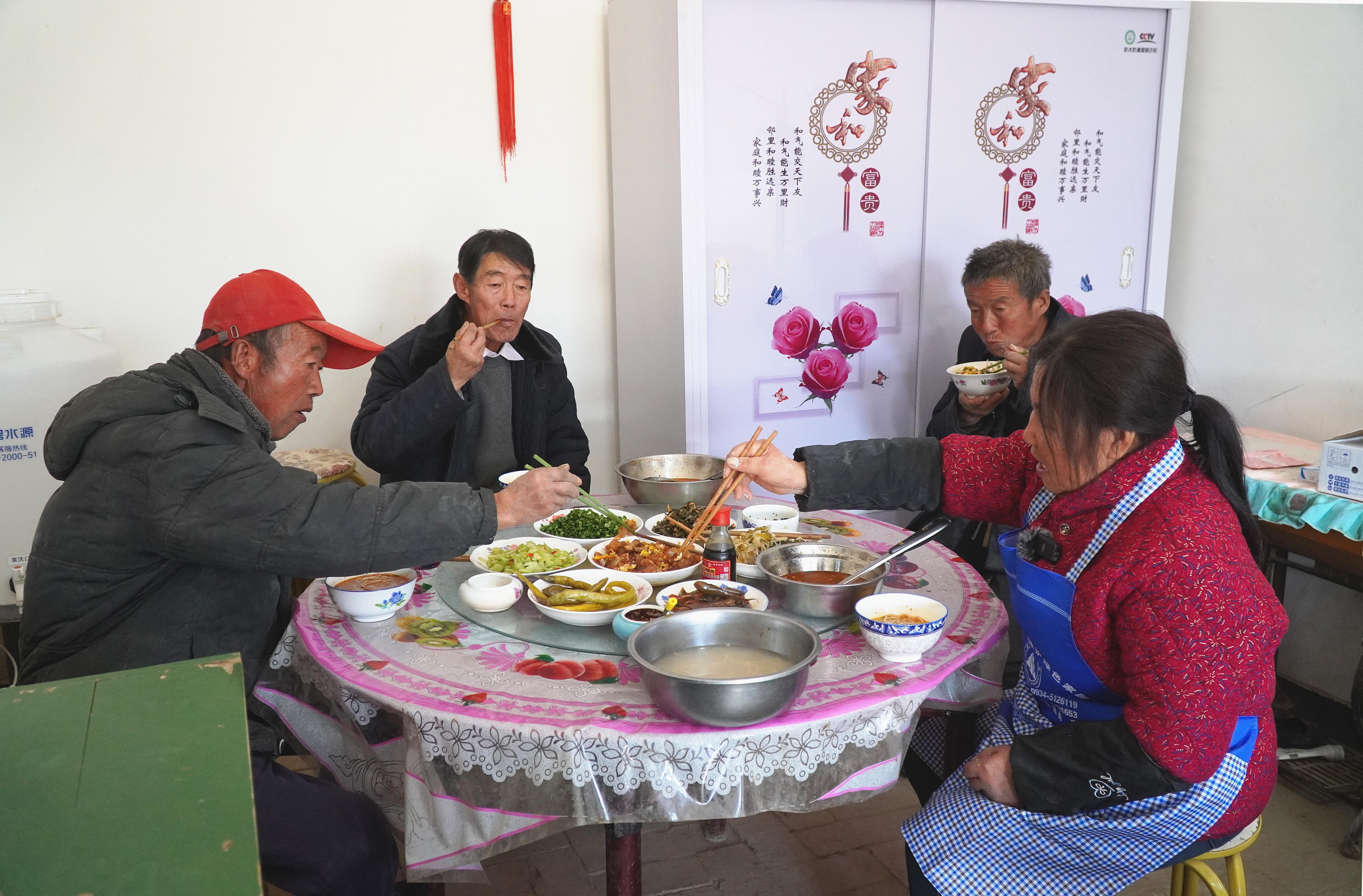 【慶陽榜樣】賀九花：超越血緣的守護 用愛撐起一個家