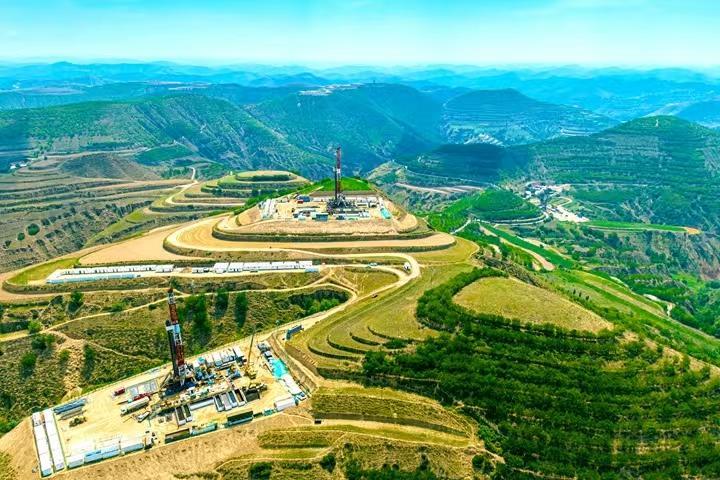 長慶油田第二采油廠2025年油氣產量突破400萬噸