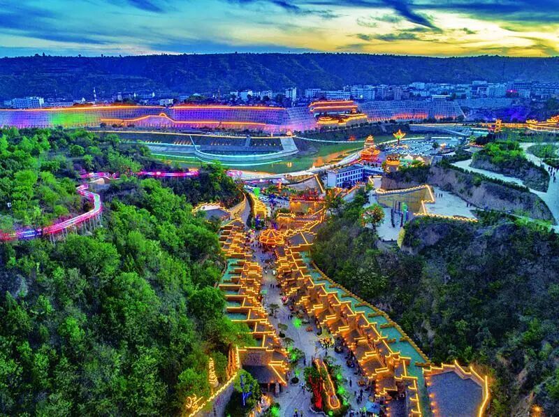 燈火映文脈 國潮啟新歲——慶城縣“文旅+康養”讓千年古城迸發新活力