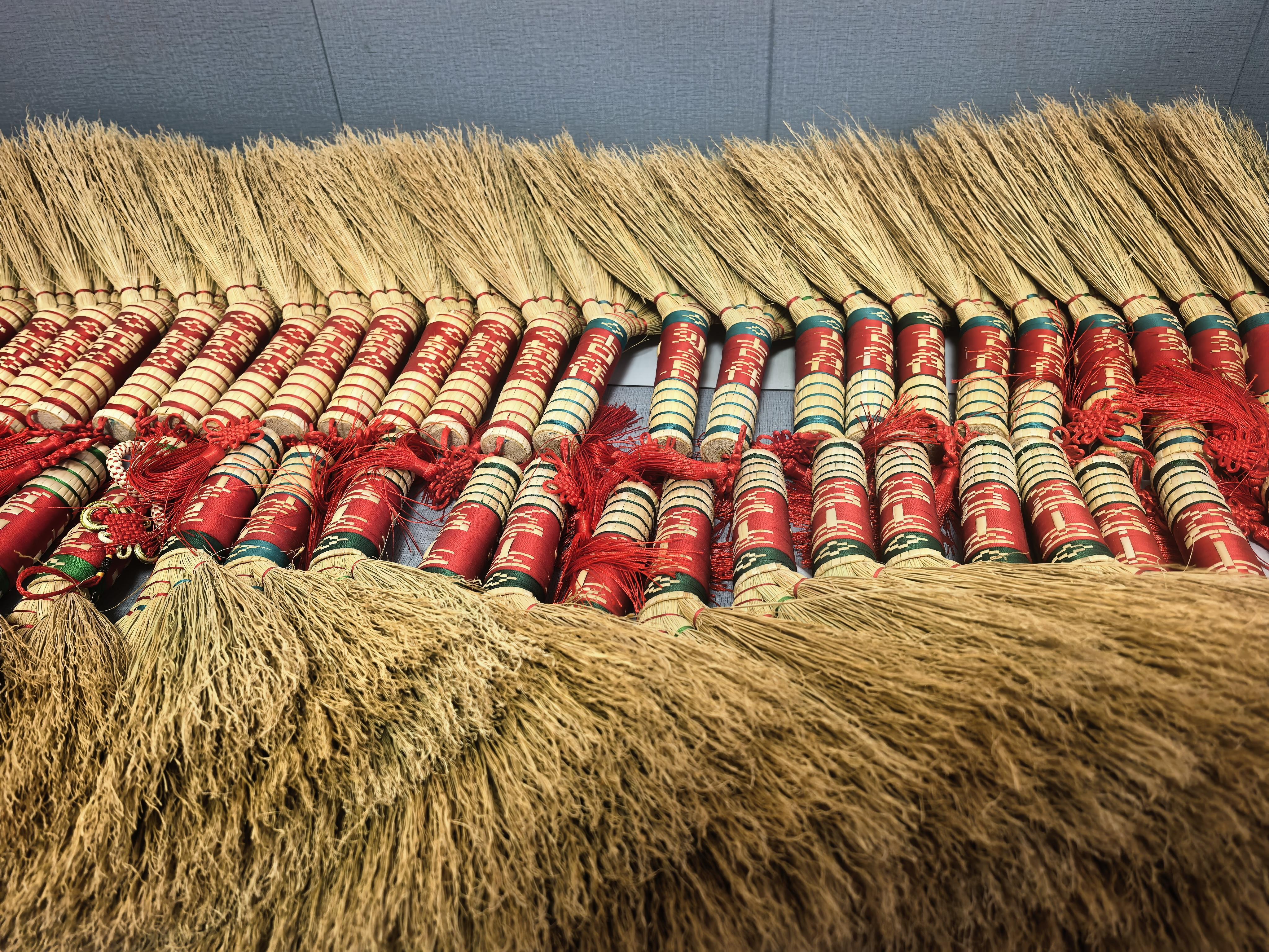 環縣李相玉：一雙指尖，讓千年高粱笤帚“掃”進全網