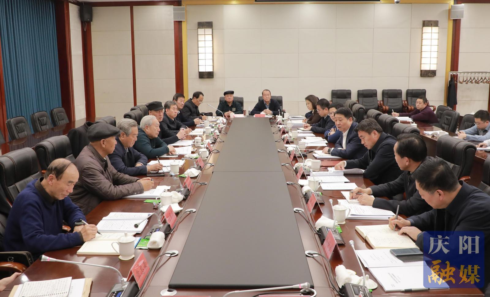 周繼軍主持召開座談會 征求老干部對《政府工作報告》和《“十五五”規劃綱要（草案）》的意見建議