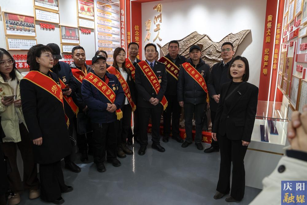 【攝影報道】慶陽市總工會組織各級勞模開展工人文化宮參觀學習與座談交流活動