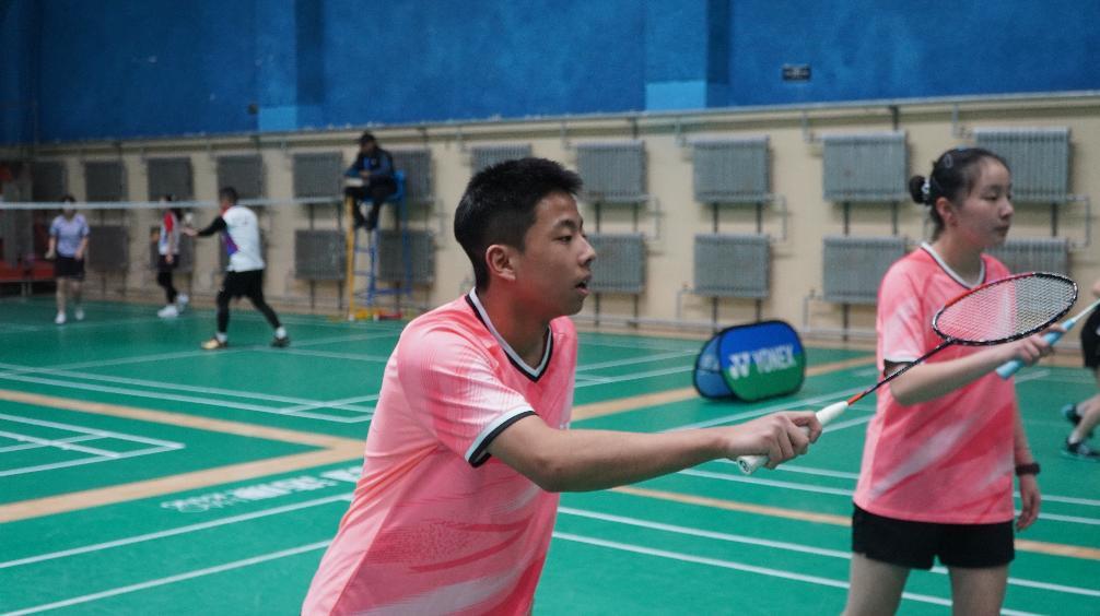 慶陽市2025年羽毛球聯(lián)賽第四季“精英世家體育-奧安康杯”羽毛球混合團(tuán)體邀請賽舉行
