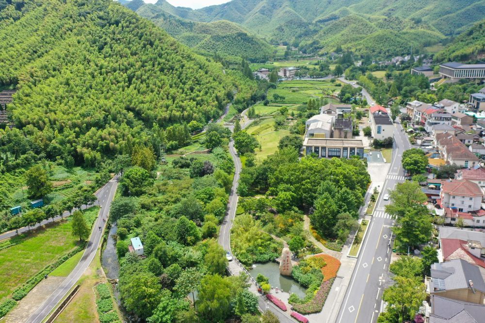 歷史不會辜負(fù)實干者——深入學(xué)習(xí)習(xí)近平總書記關(guān)于奮斗精神的重要論述系列述評之二