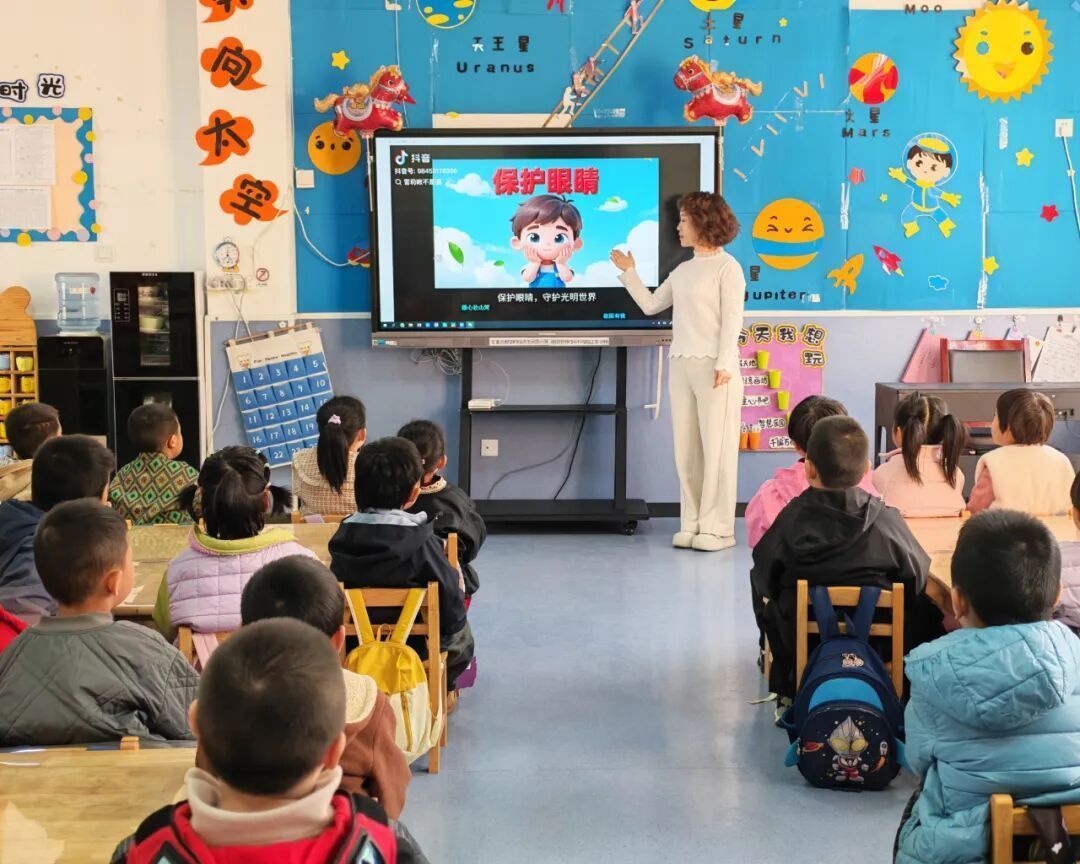 寧縣縣城新區第二幼兒園開展“愛眼護眼 ‘睛’彩童年”近視防控主題活動