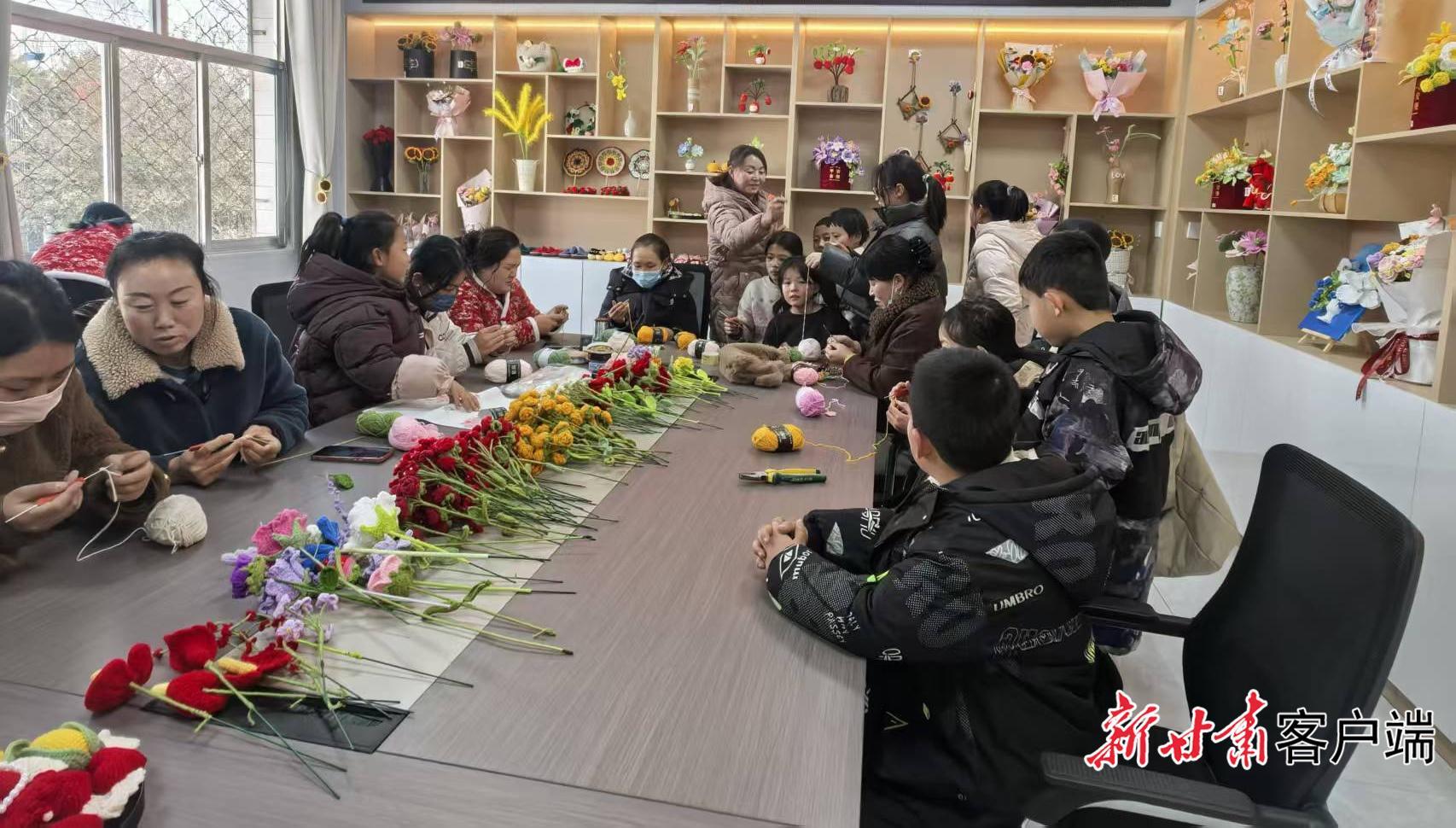 “指尖技藝”里的“平涼大發展”答卷