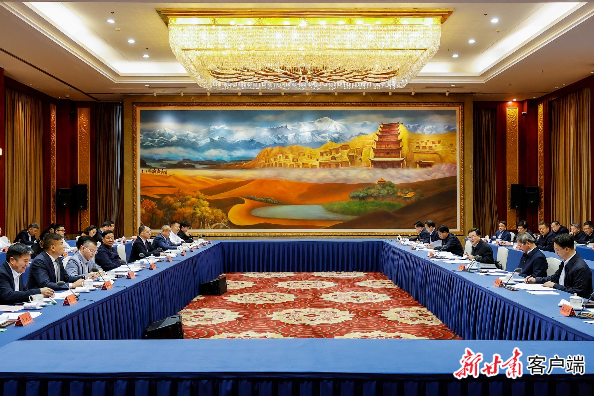 【甘快看】隴原大地緣何“客似云來(lái)”——從中國(guó)五百?gòu)?qiáng)產(chǎn)業(yè)聯(lián)盟考察團(tuán)企業(yè)家看甘肅“強(qiáng)磁場(chǎng)”