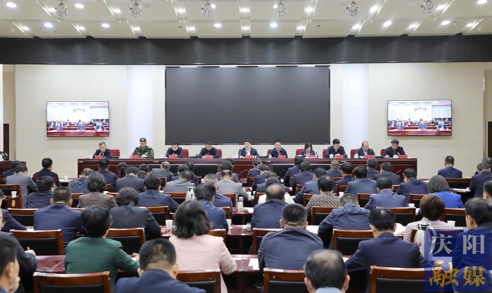 周繼軍在2025年度市管領導班子和領導干部考核講評會議上強調 真正實現考核顯優劣定上下出活力 確保有為者有位優秀者優先吃苦者吃香